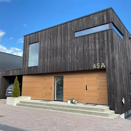 Villa Exclusive 4-bedroom -central *