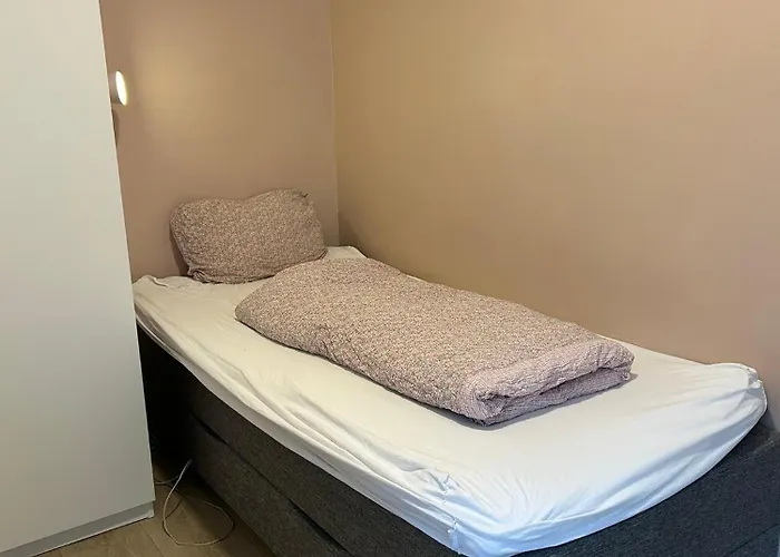 Exclusive 4-bedroom -central *