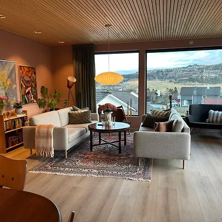 Exclusive 4-bedroom -central